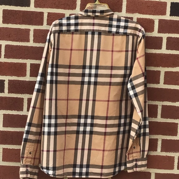 Authentic Burberry 👕 - Picture 3 of 13